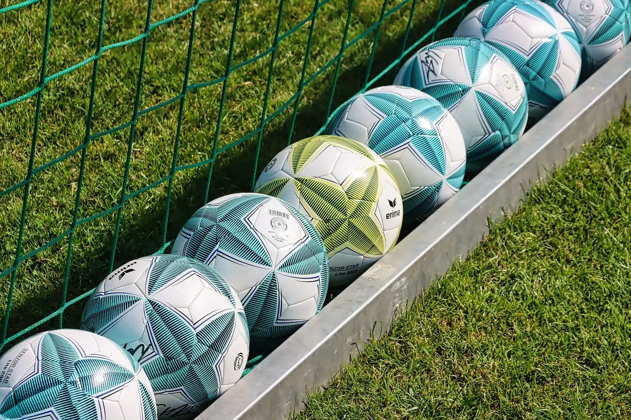 Drama, målrige opgør og solide udebanesejre – sådan udspillede 12. runde sig i 2. Division, Gruppe 1