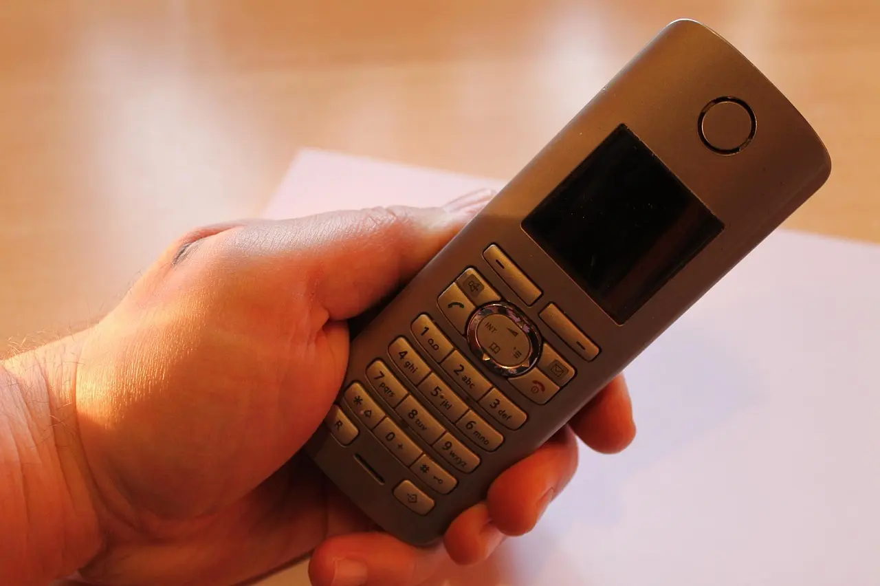Hvem ringer fra 32 22 01 74?