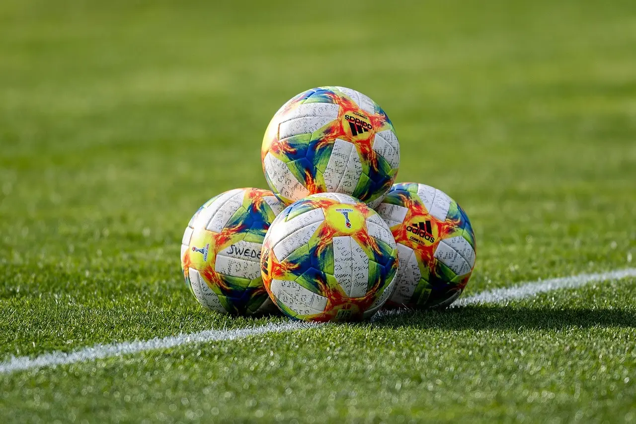 Målorgier, drama og enmandsundertoner – alt om Eliteserien 2025, runde 8