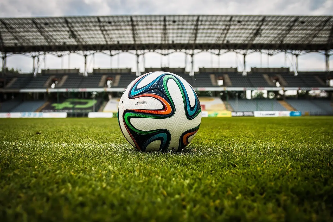 Eliteserien 2026 runde 8: Sene afgørelser, røde kort og stensikre clean sheets – samlet overblik fra norskfodbold.dk